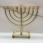 חנוכיה מהודרת דגם אור | זהב 32 ס"מ