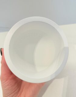 ⁦נטלה עגולה מבטון עם ברכה פנימית | לבן⁩ – תמונה ⁦2⁩
