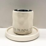 כוס לקידוש מבטון דגם טקסטורה |  בז'
