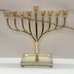 חנוכיה מהודרת דגם קדם | זהב 32 ס"מ