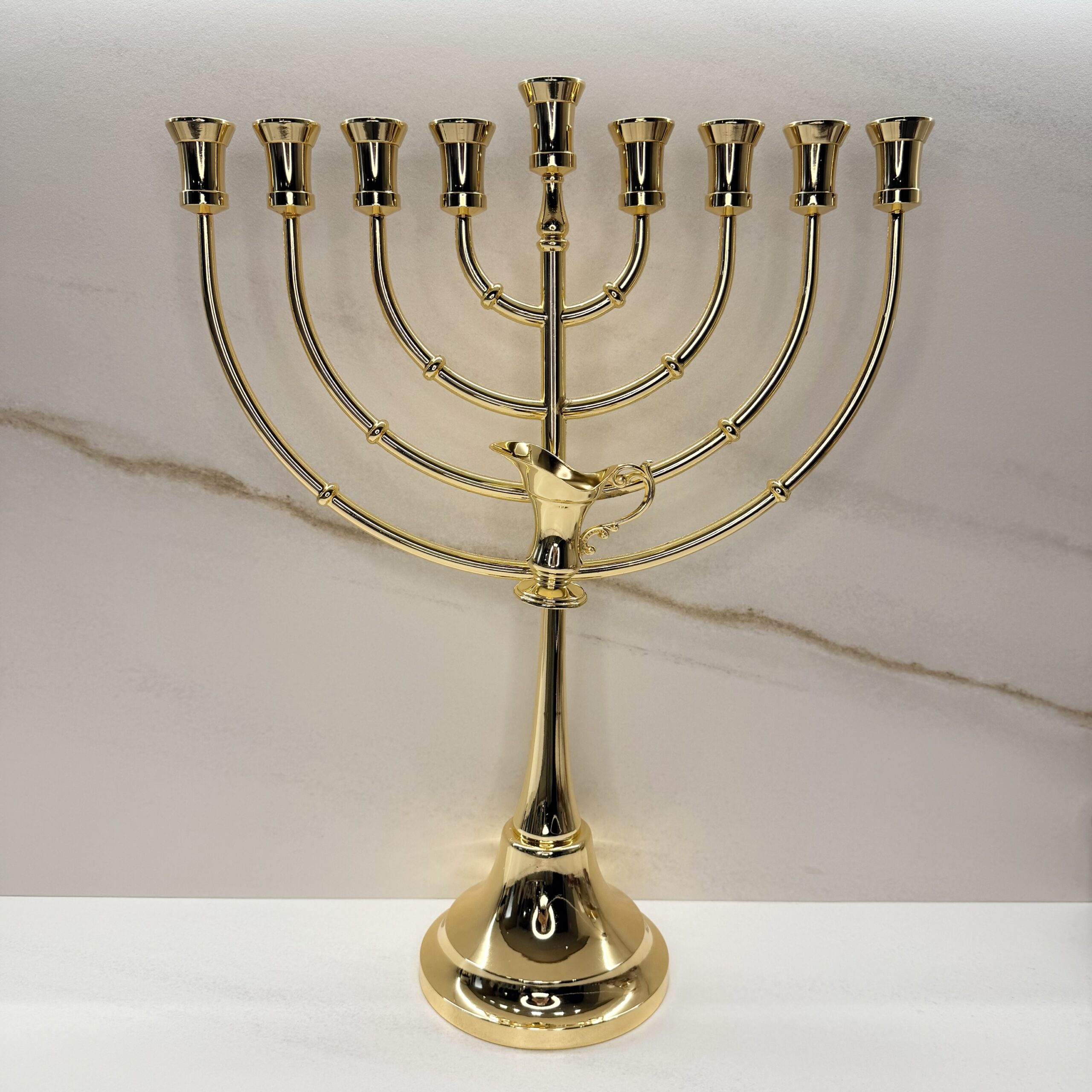 img_5014-2 חנוכיה מהודרת גבוהה דגם כד השמן | זהב 52 ס"מ – תמונה 1
